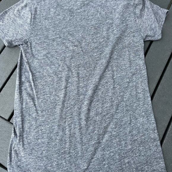 J.CREW women’s size XS gray T-shirt with chest pocket and gold ribbon neck - Picture 3 of 5